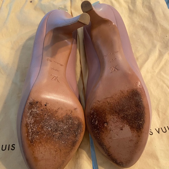 Nude/blush color Louis Vuitton heels. - Picture 6 of 7